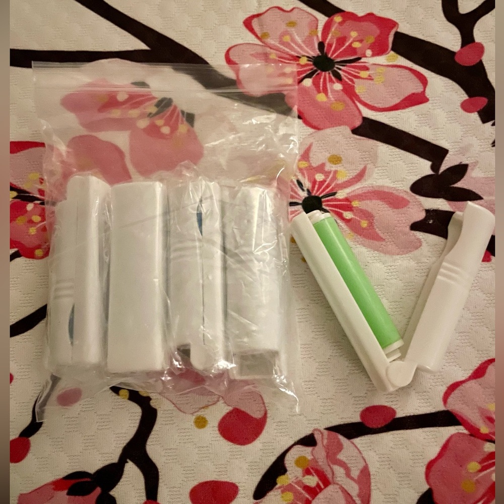 **SOLD** 4pc Reusable Lint Roller, Washable Sticky/Portable Folding,